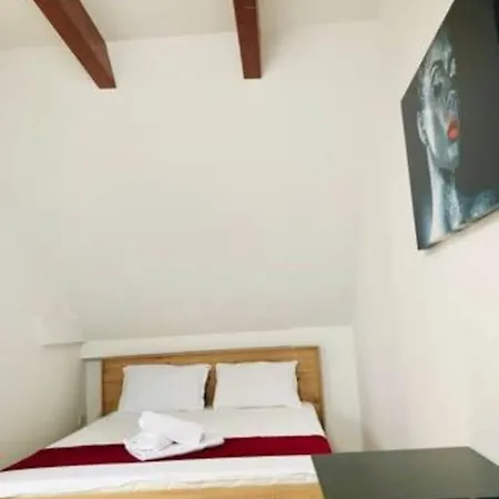 Apartment Joy City Unirii 41 2 *